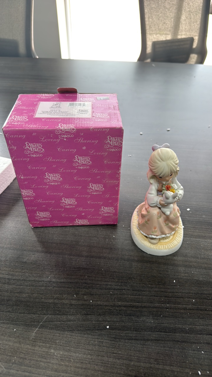 precious moments, 103175, Living Each Day With Love Worldwide Limited Edition figurine