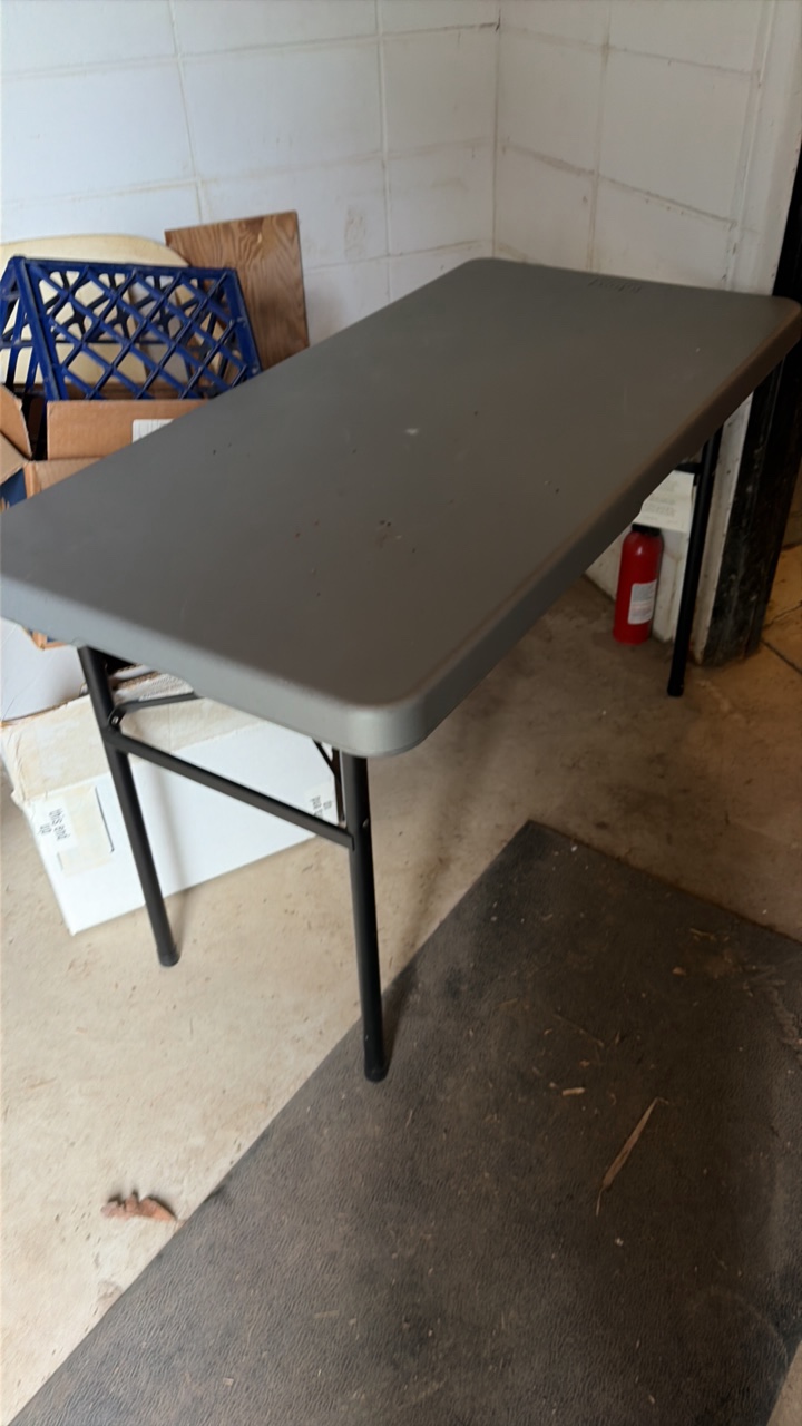 Igloo folding table