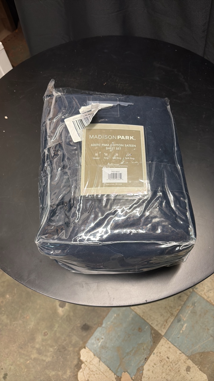 Madison Park Brand Navy Blue Bed Sheet Set Split King Mattress Size, 600TC PIMA COTTON SATEEN SHEET SET, open box new