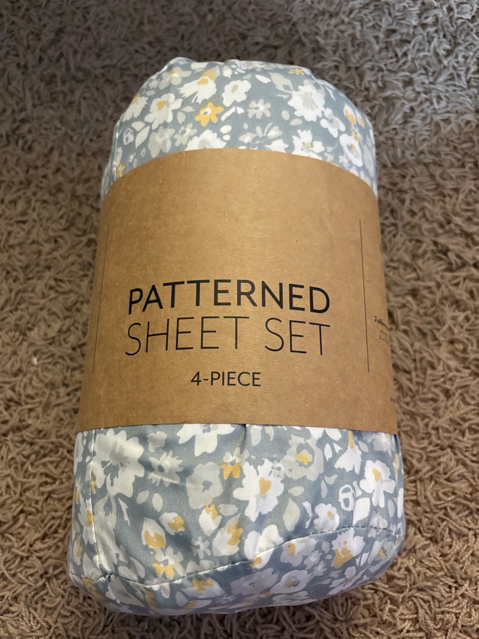 King Sized Bed Sheet Set 1 Fitted Sheet, 1 Flat Sheet, 2 Pillow Cases, Floral Pattern