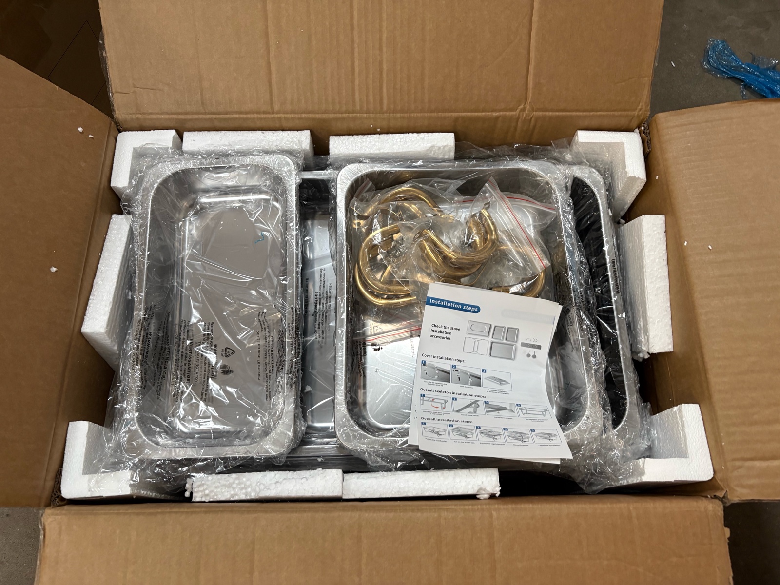Chafing Dish Set, 4 Pack, Gold Handles Silver Trays, Box Says the Size for Each Chafing Dish is 60.5 cm x 41 cm x 32.5 cm (Theyre measured in centimeters and not inches) Comes New in Open Box Condition
