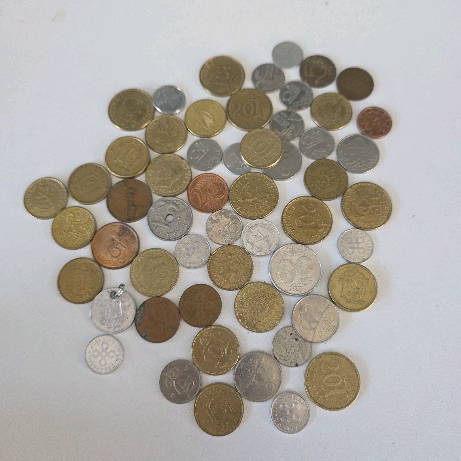 Large Unsearched Foreign Coin Lot – World Coins, Mixed Countries & Denominations