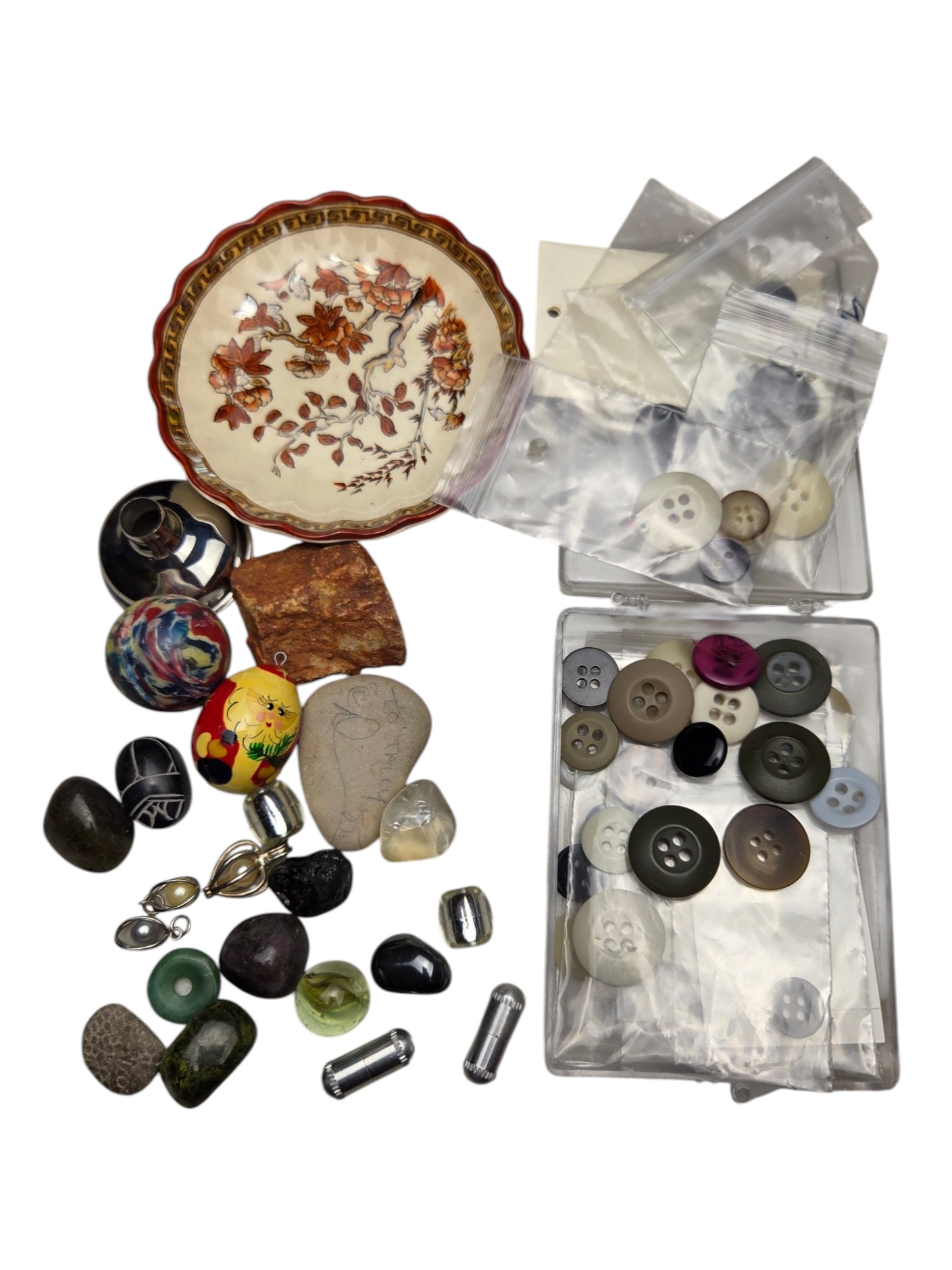 Mixed Small Collectibles Lot With Copeland Spode India Tree Dish, Buttons, Stones & Trinkets