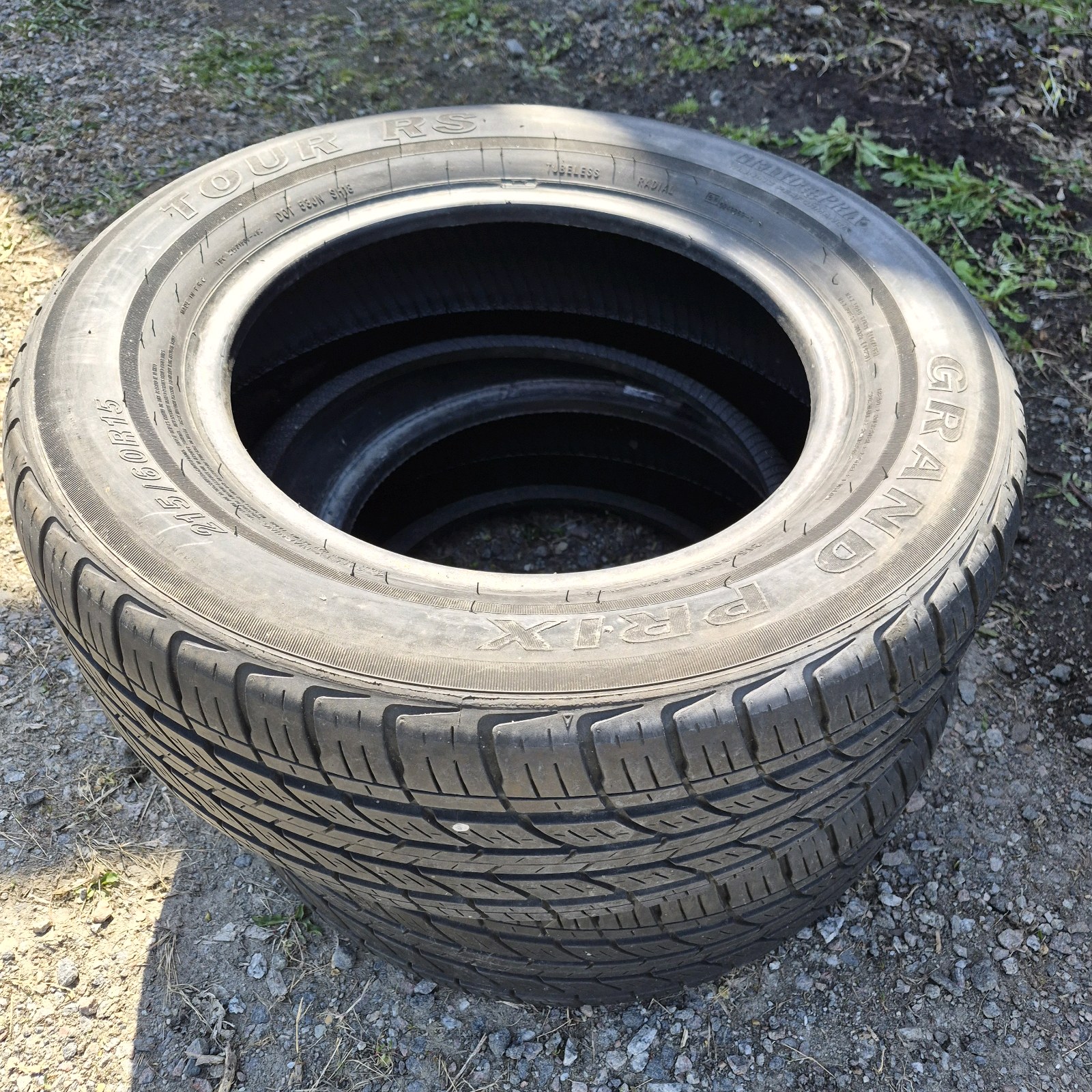 2 Grand Prix Tour RS 21560R15 Tires