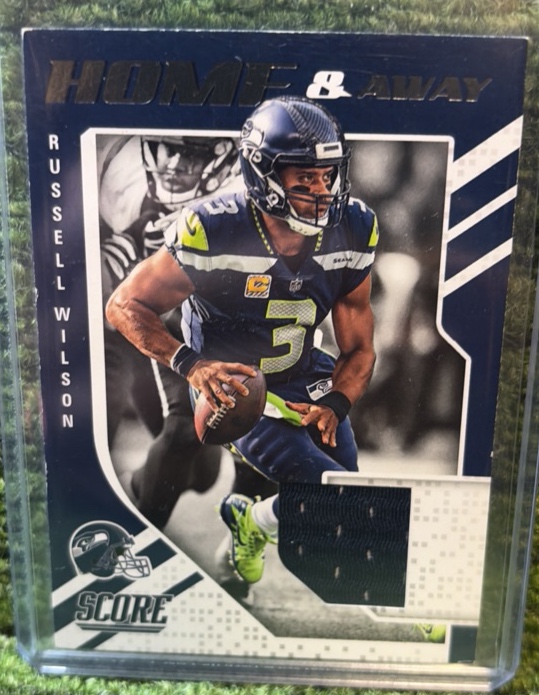 2018 Panini Score #15 Russell Wilson Home & Away Relic Card AR80
