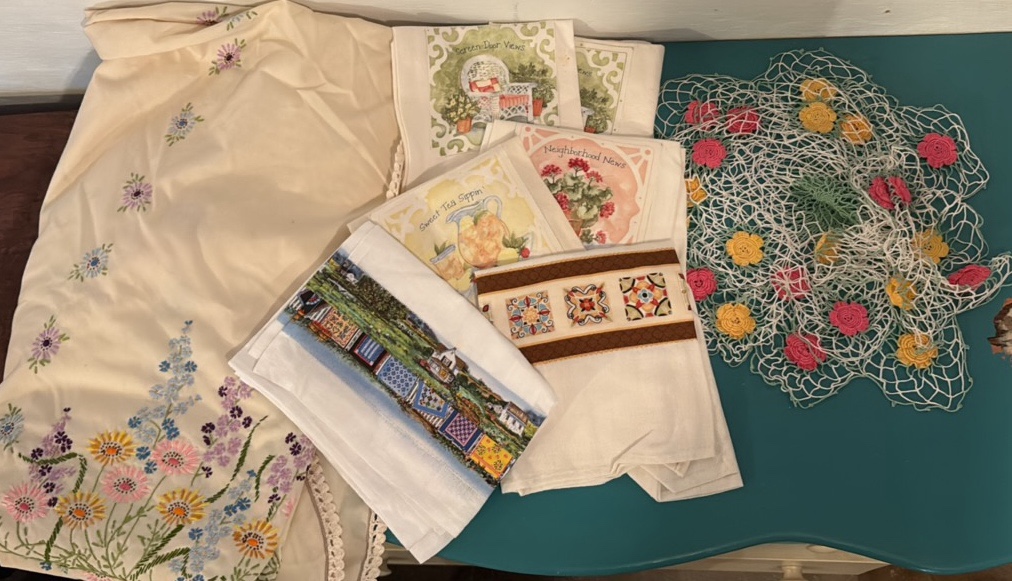 Lot of Linens and Doilies