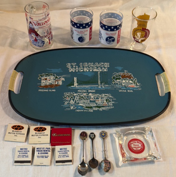 Lot of Vintage Souvenirs