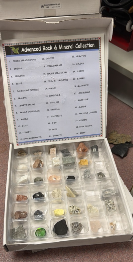 Advanced rock and mineral collection, 11 in lot