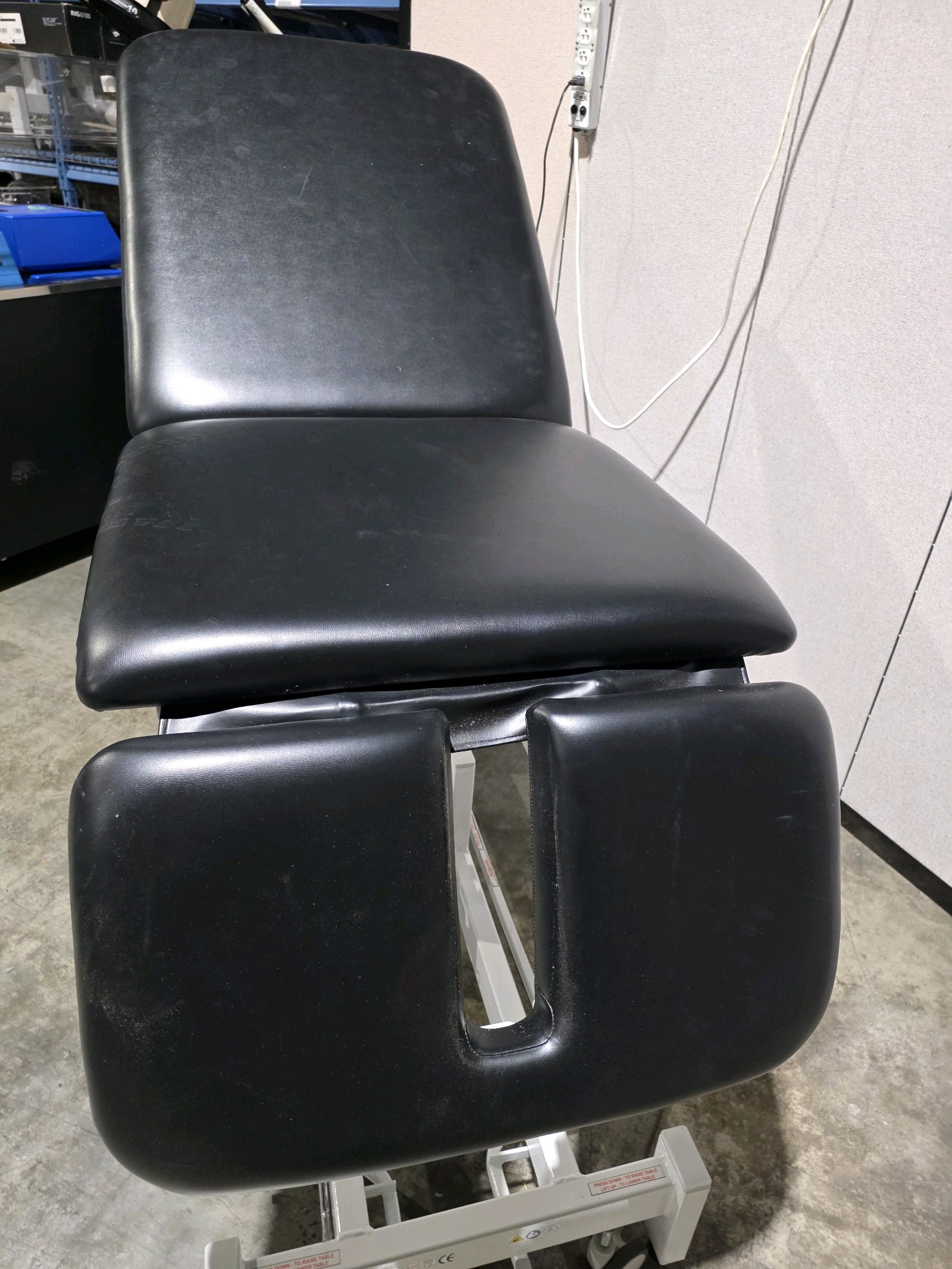 Mertron Treatment Table