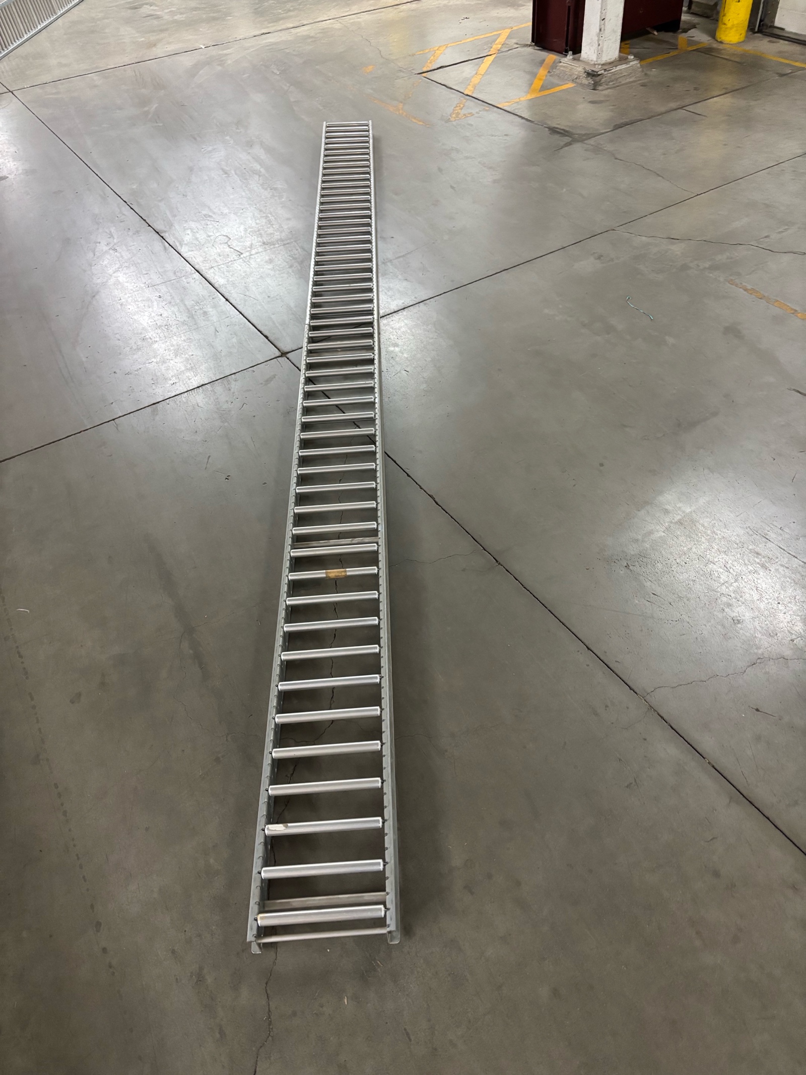SpanTrack 12 Long x 8 Wide .750 Roller Diameter 50lbsft Rated Gravity Roller Conveyor