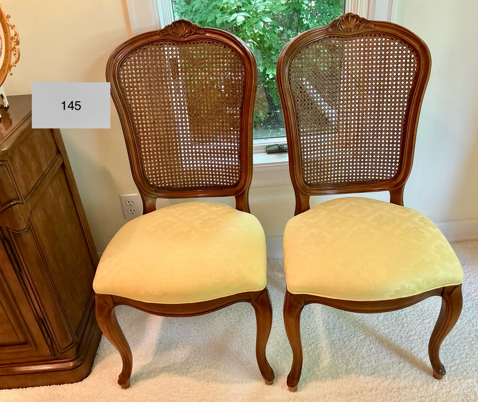 Set of 2 Vintage Thomasville Legacy collection dining chairs