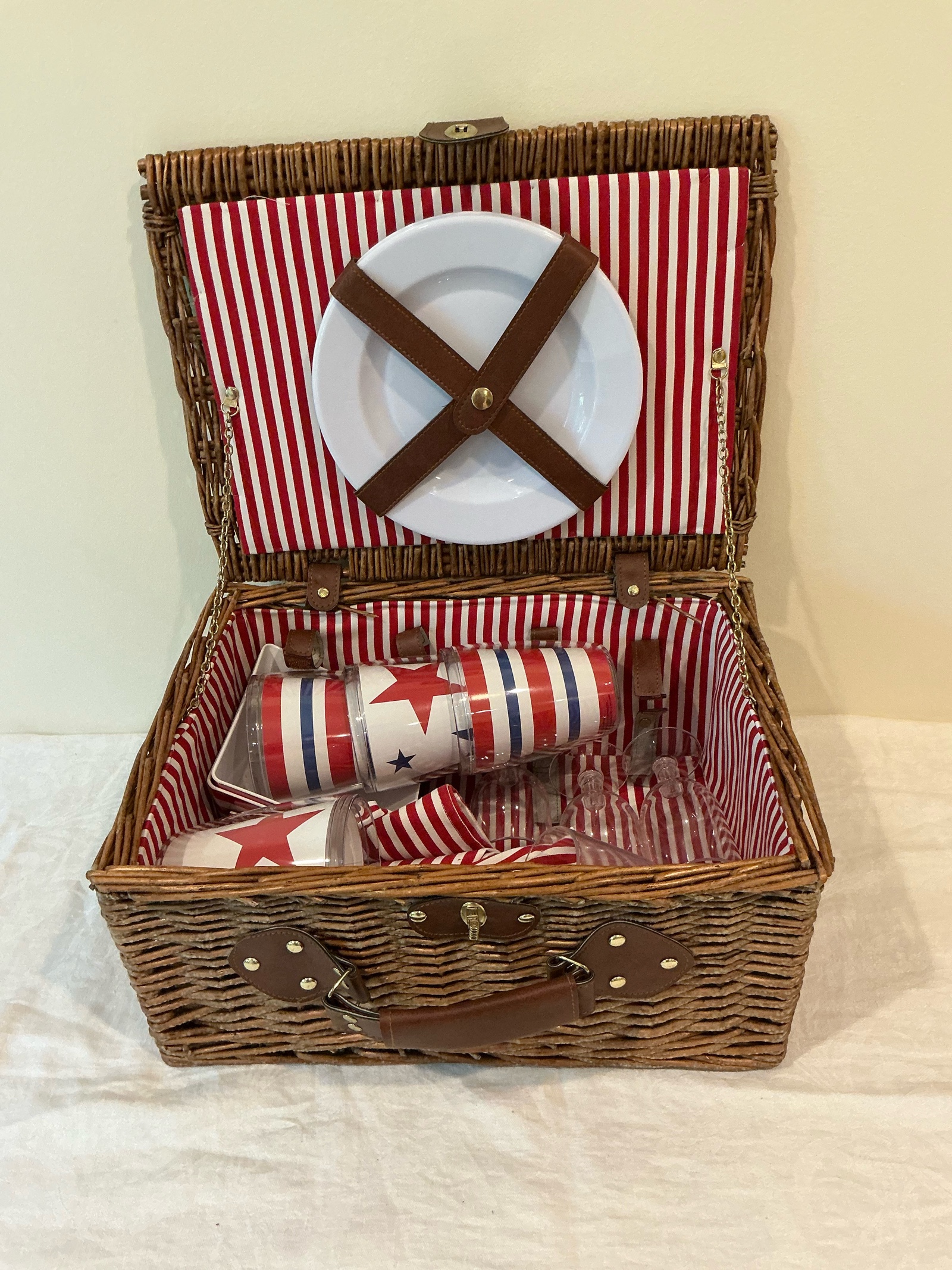 Wicker picnic basket 4th of July set
