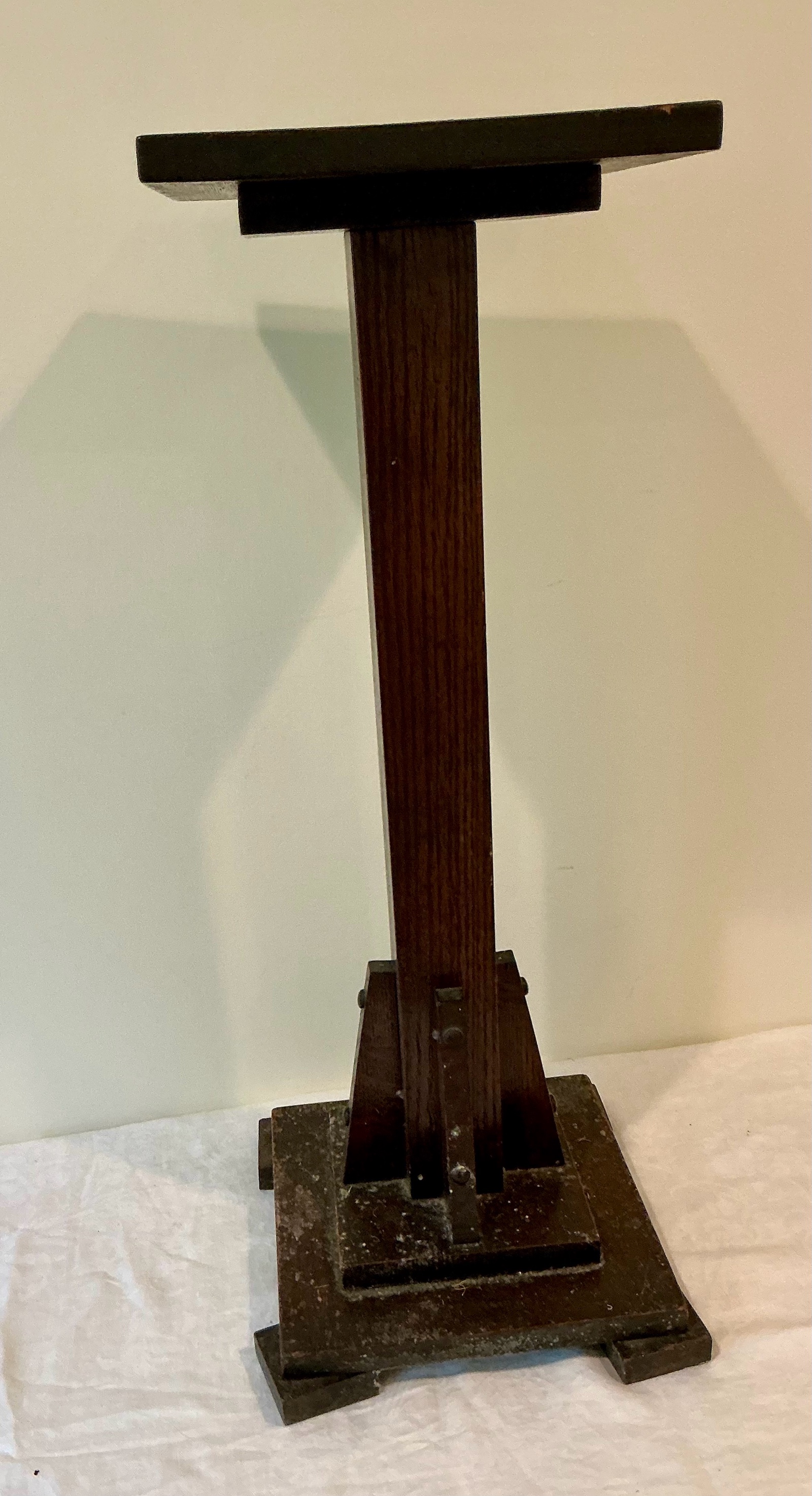 Vintage Art and Crafts Oak Wood plant stand, pedestal