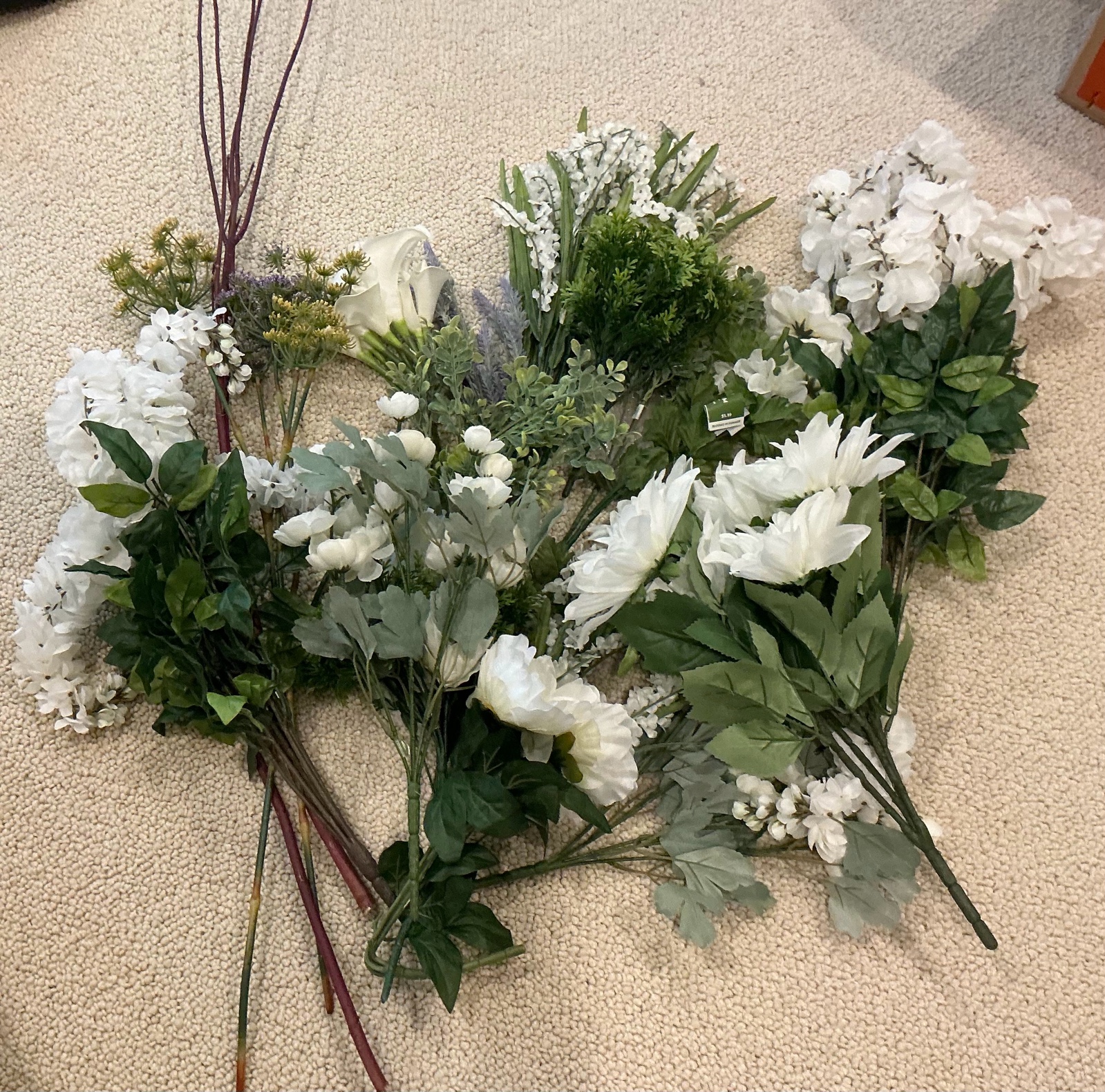 Floral white decoration picks misc.