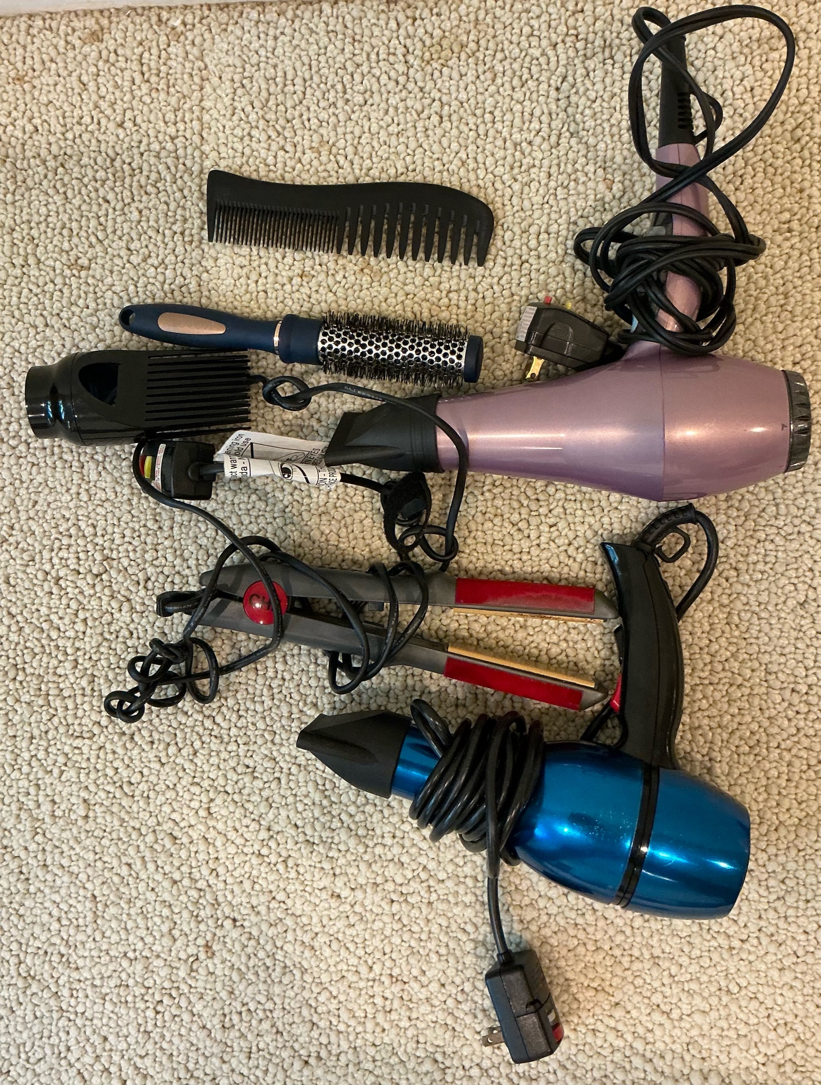 Hair dryers, flat iron bathroom accessories&nbsp