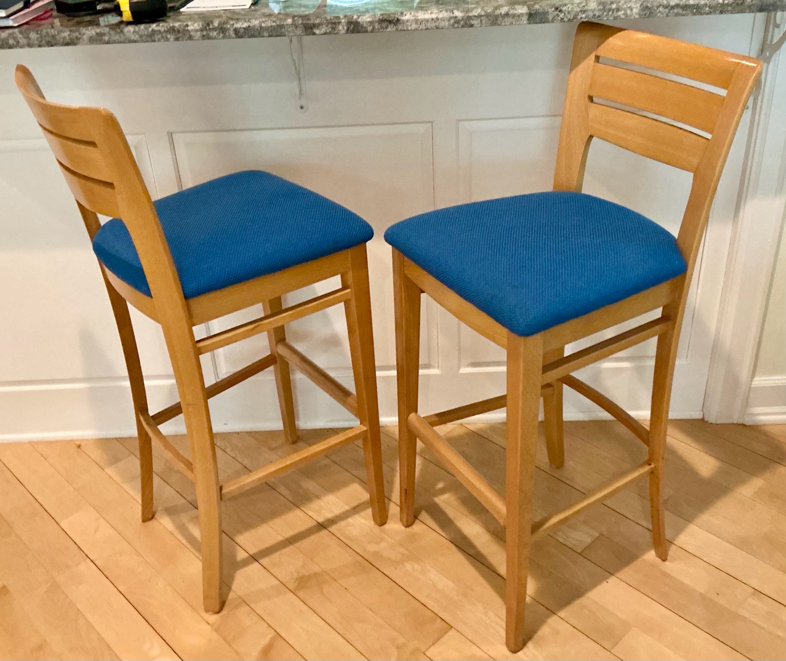 Pair of 2 wood bar stools blue padded