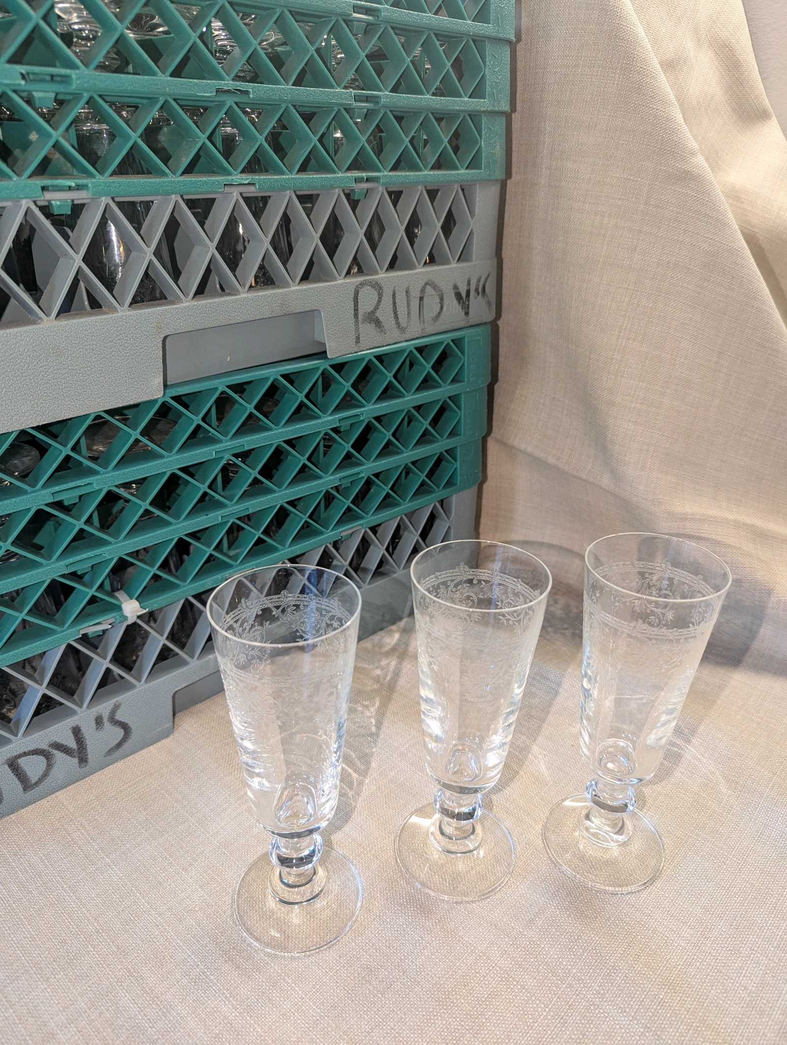 2 Crates Vintage Lucca Cafe Crystal Flutes (32)