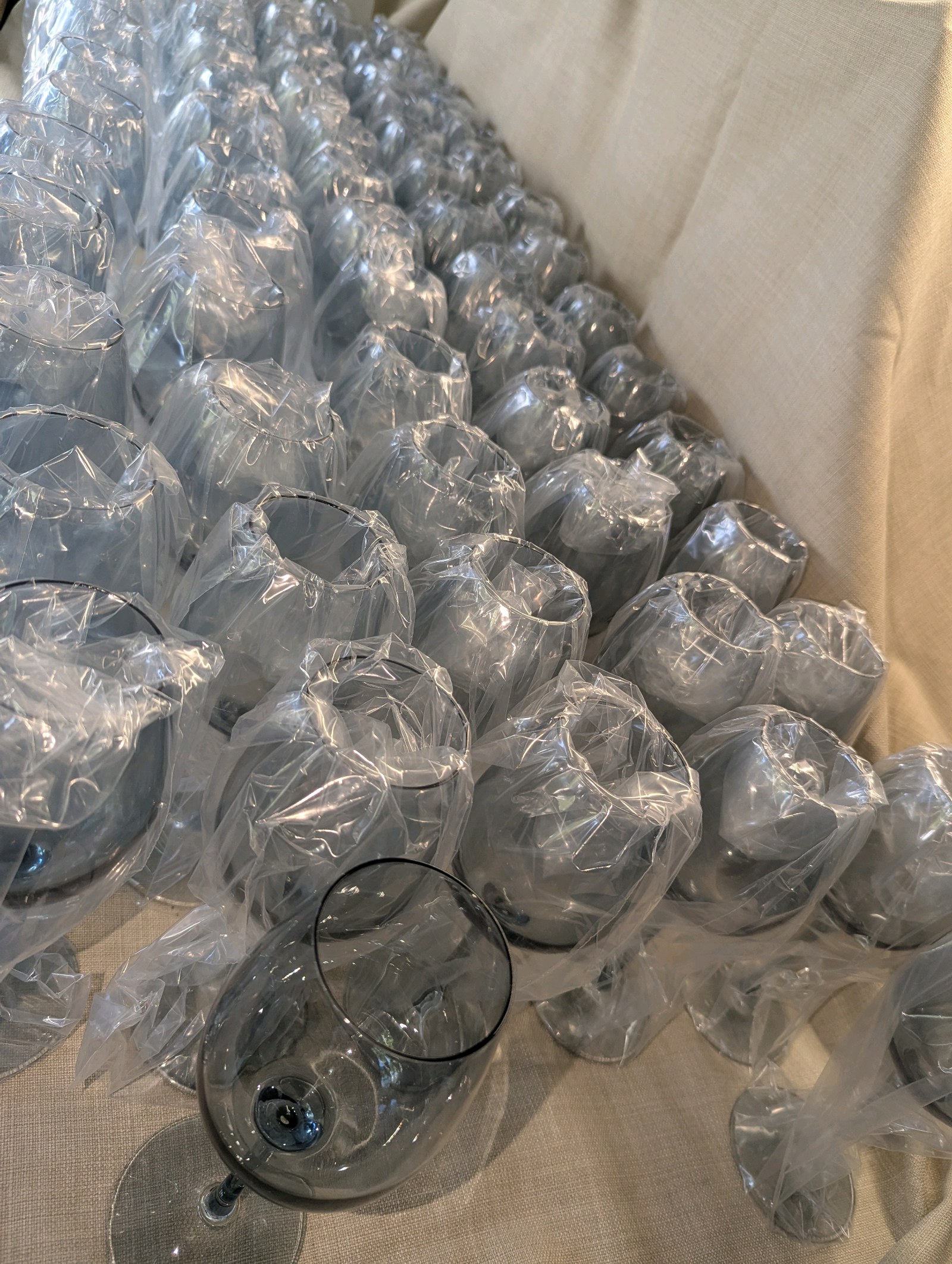 (72) NEW Smoke Gray Red Wine Crystal Glasses