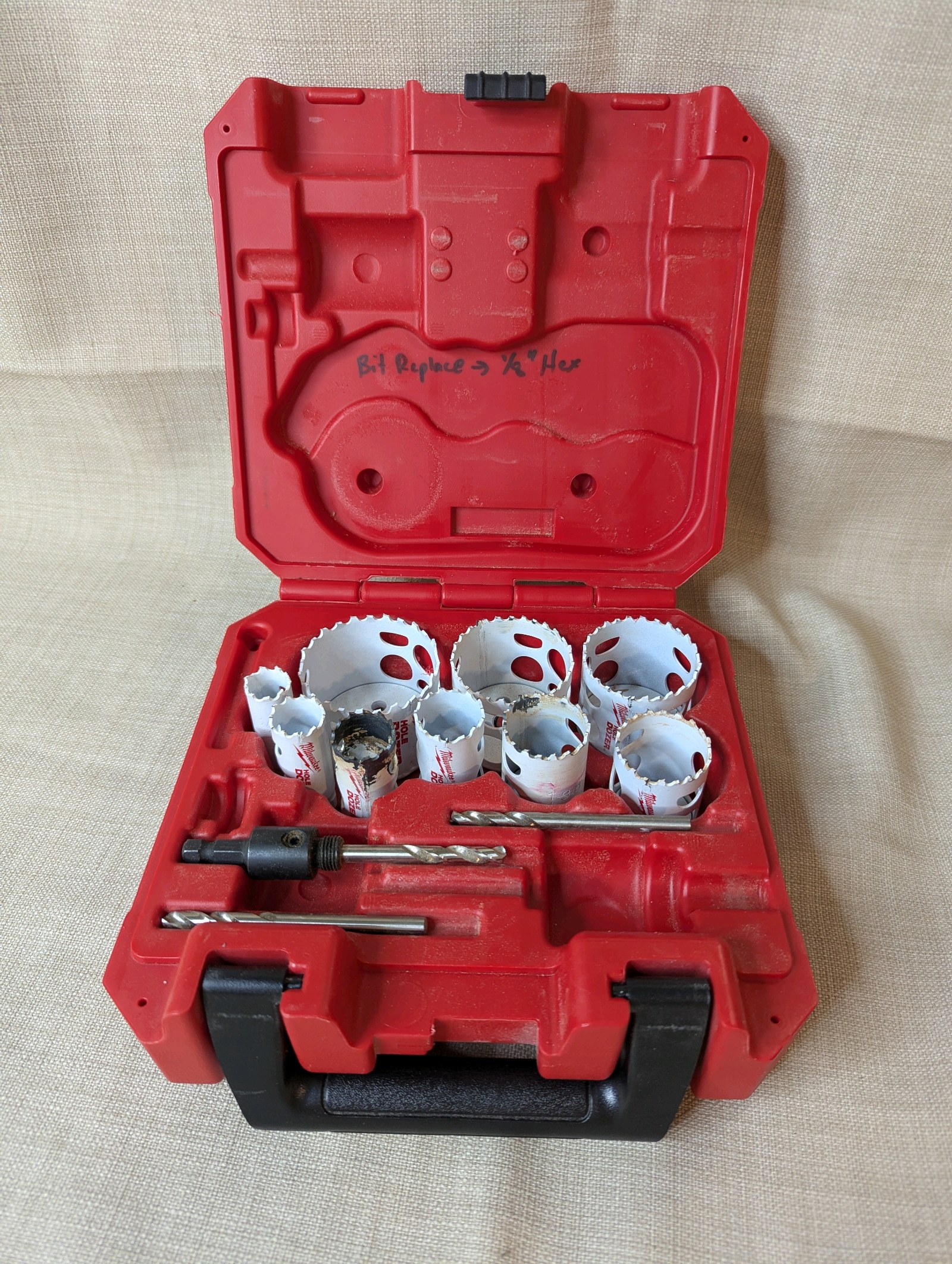 Milwaukee 13-Piece General Purpose Hole Dozer hole saw kit,used