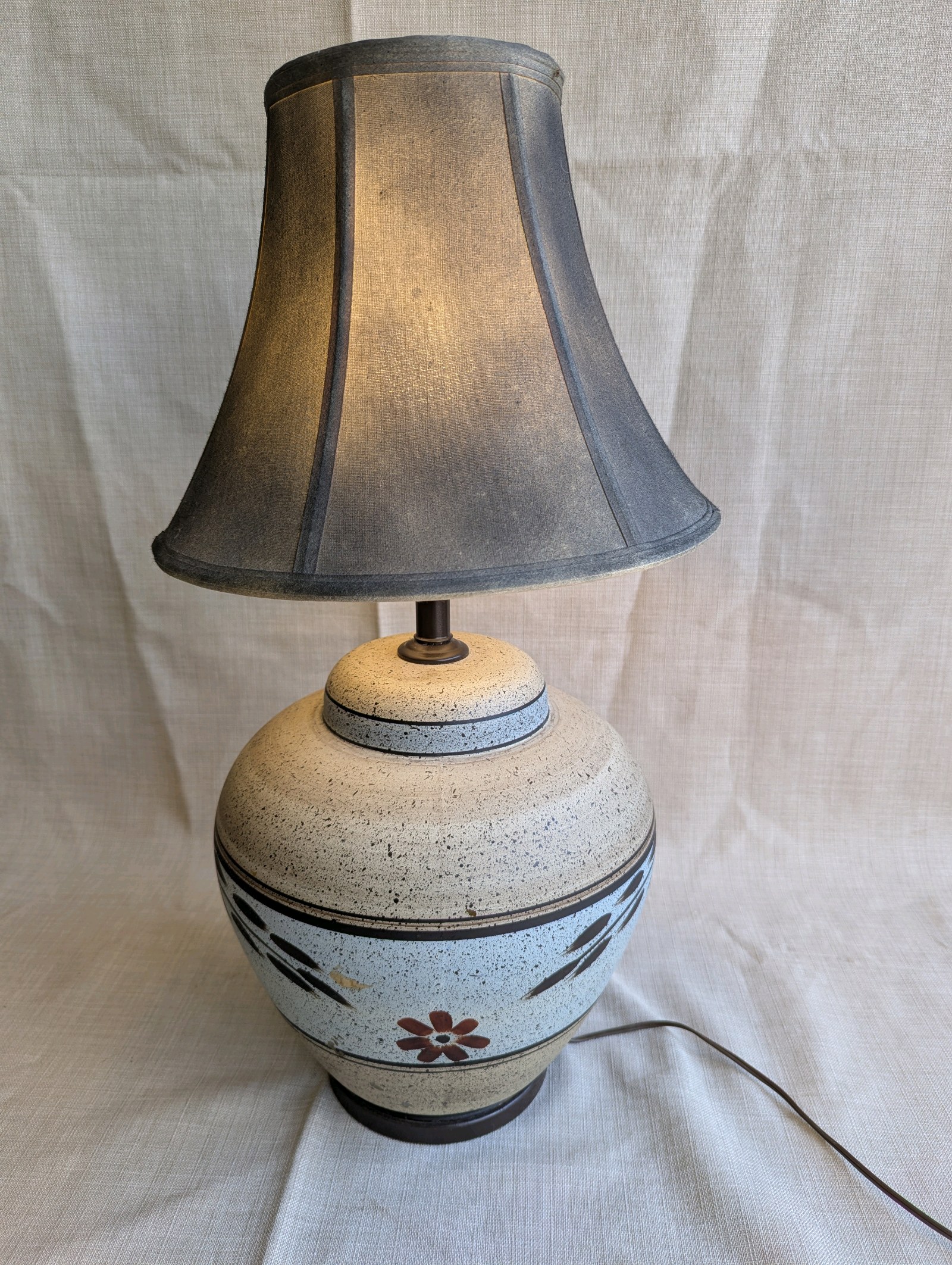 Vintage speckled ceramic table lamp, floral