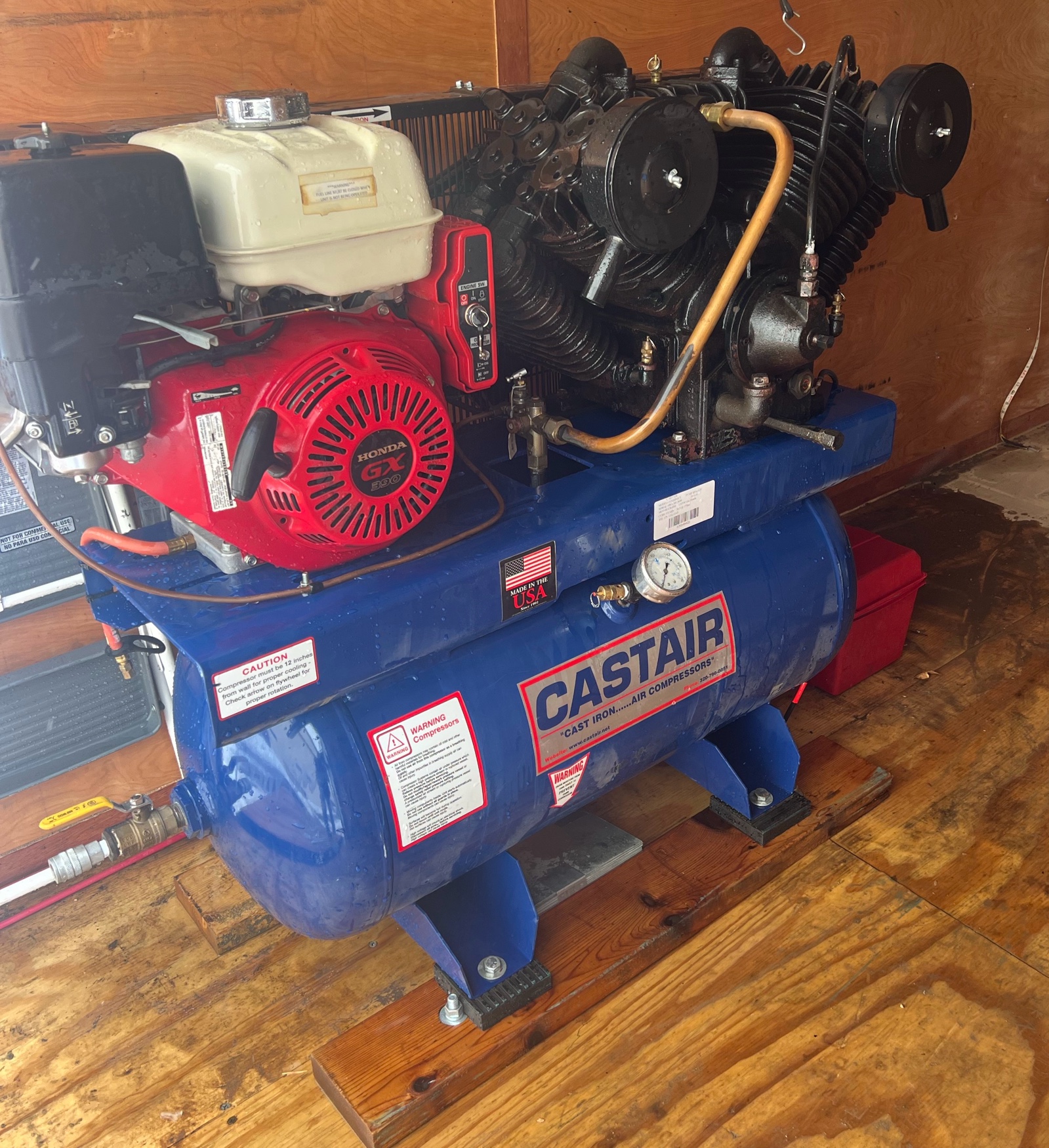 6 x 12 Cargomate trailer 4-cylinder air compressor