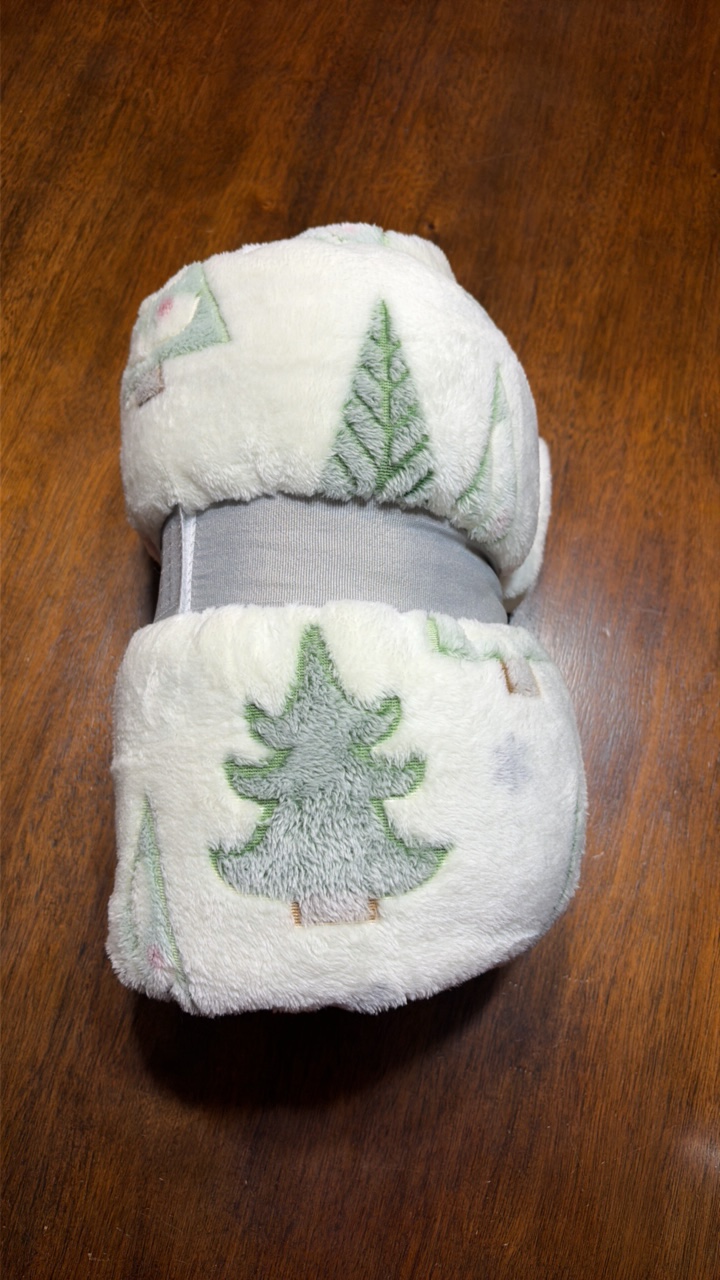 Mainstay Velvet Plush Christmas Tree Throw - 50x60