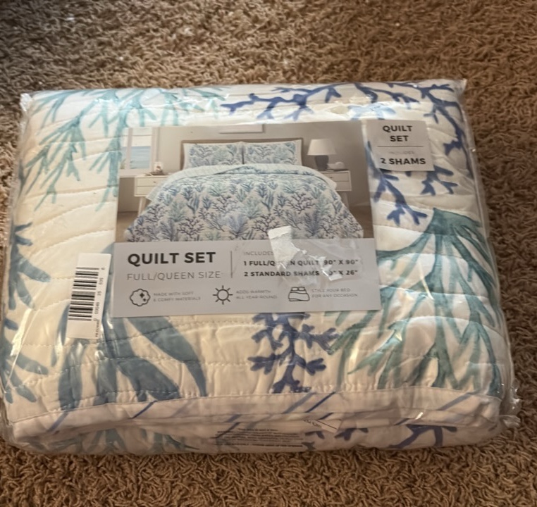 Quilt Set FullQueen Size Tree Themed, Looks Wintry, Comes With FullQueen Sized Quilt 90 x 90 and Two Shams 20 x 26