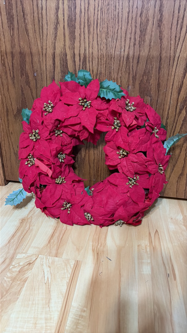 Light Up Pointsetia Wreath - battery powered - Retail $70
