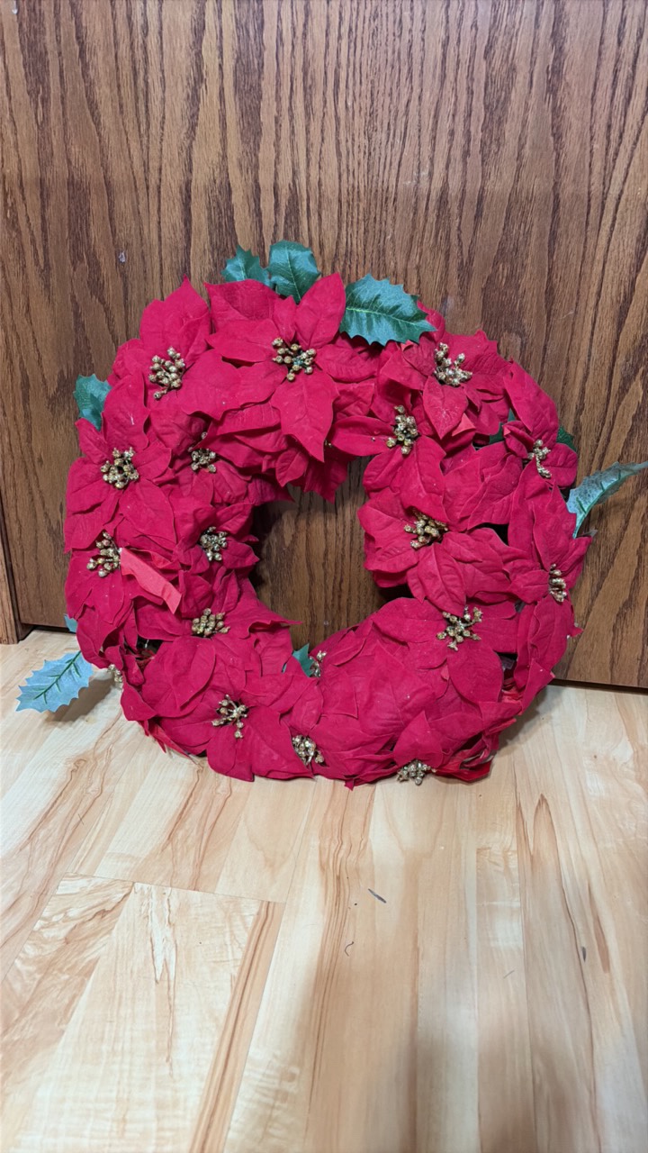 Light Up Pointsetia Wreath - battery powered - Retail $70