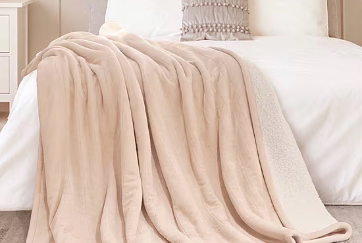 Sealy� Flannel & Sherpa Heated Midweight Blanket Full Sized With Digital Controller, New in Box, Still Sealed in Original Bag, Unopened