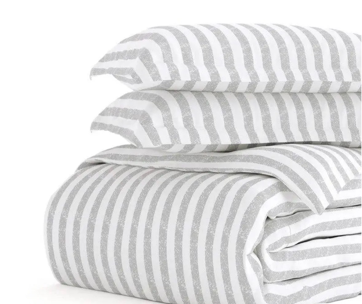 Puffed Rugged Stripes Light Gray Pattern Duvet Cover Set Ultra Soft Microfiber Bedding King Cal King Sized Bed, Comes With Two Pillow Covers and a Duvet Cover