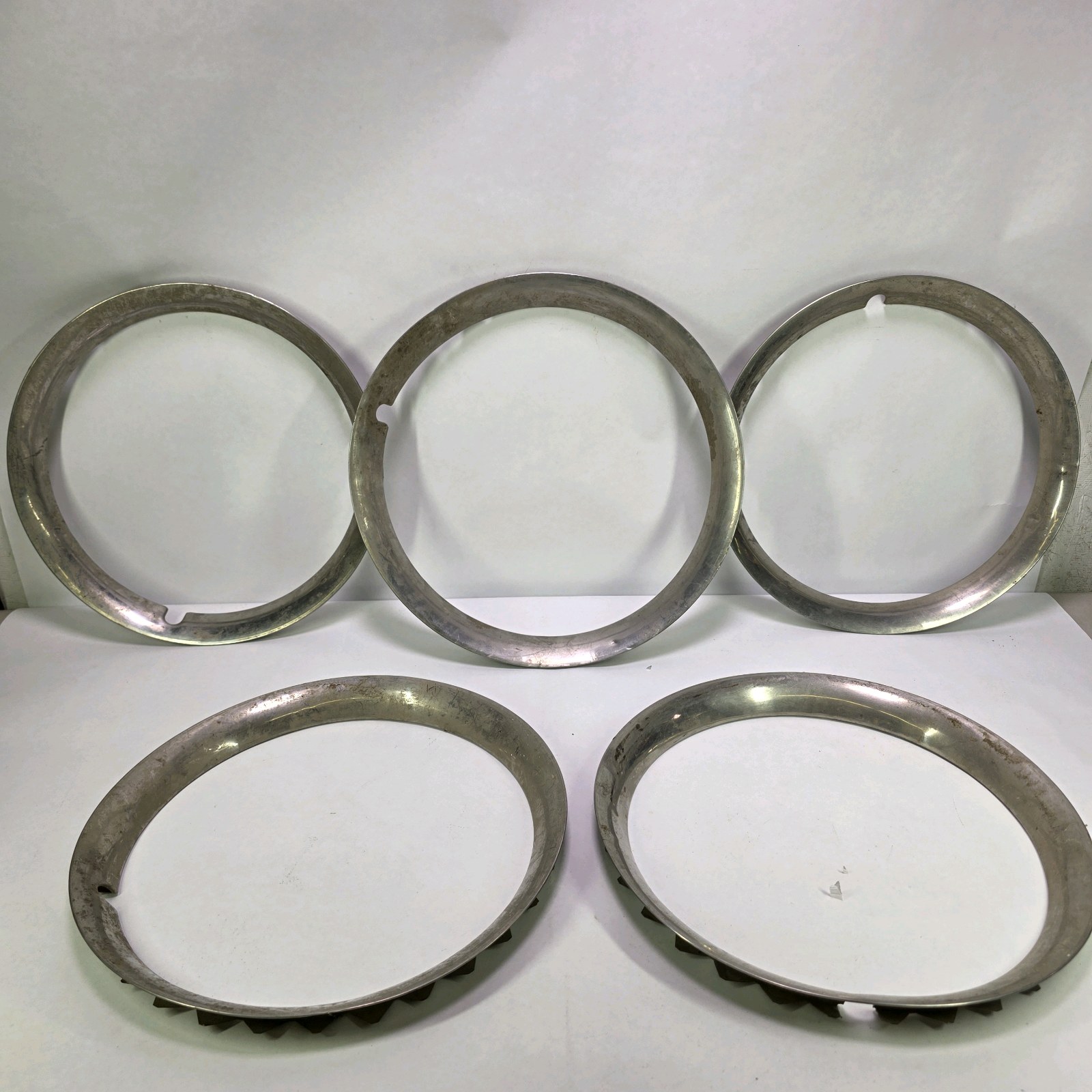 Lot of 5 Vintage Chrome Wheel Trim Rings Beauty Rings Automotive Hubcap Parts