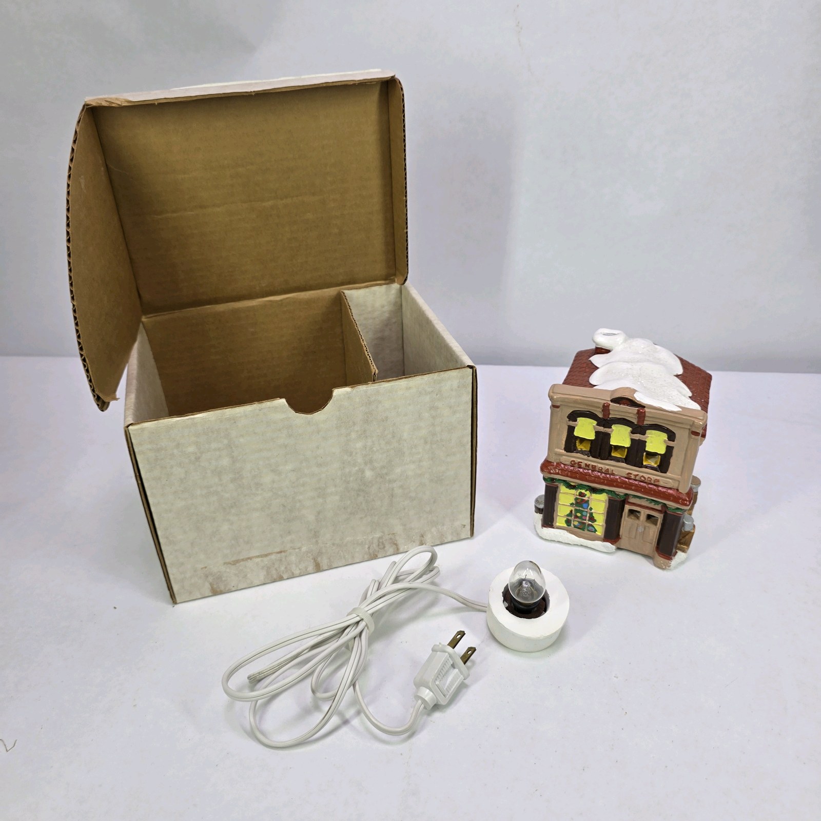 Vintage Lighted Miniature Christmas Village General Store With Box
