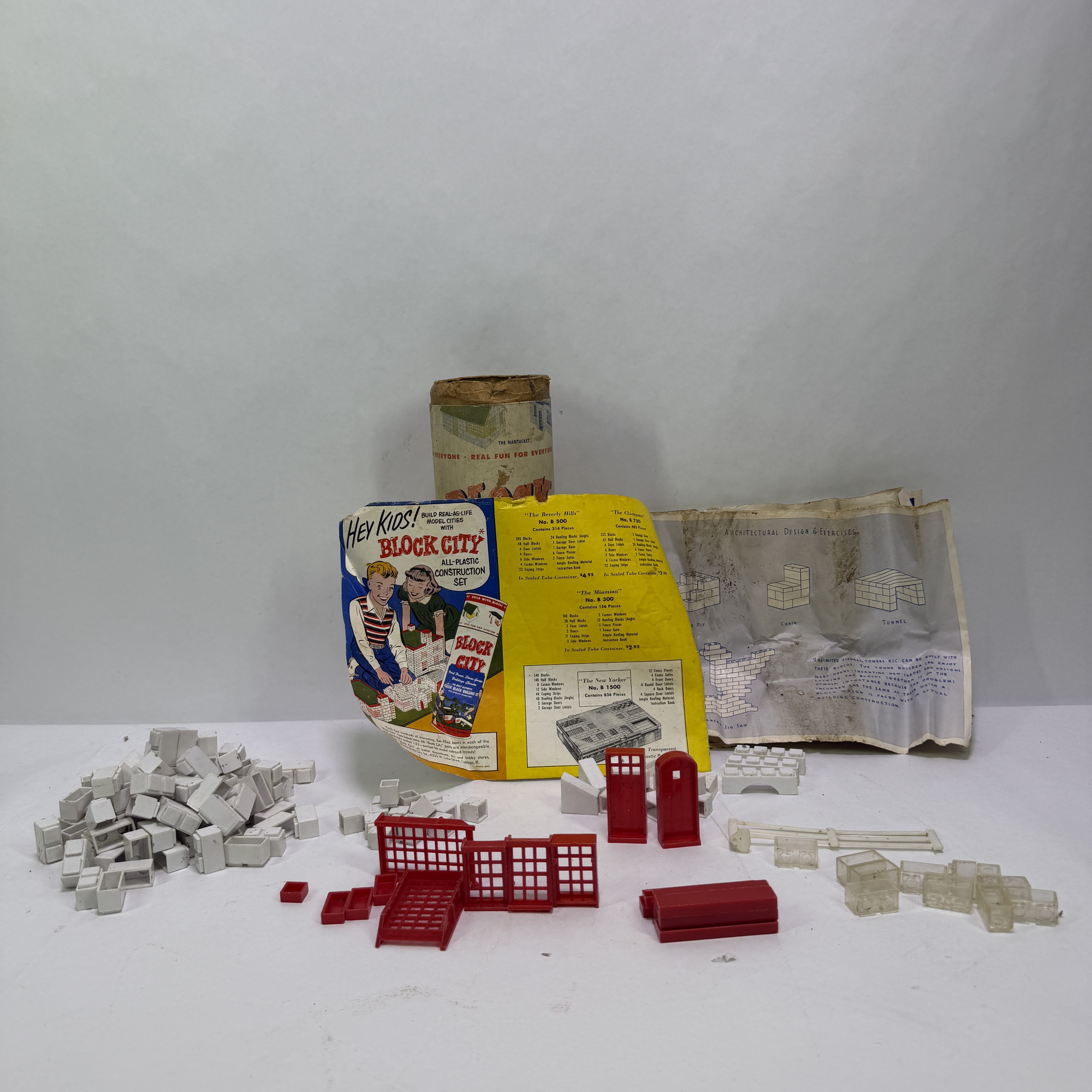 Lot of Vintage American Plastic Bricks and Block City Building Sets