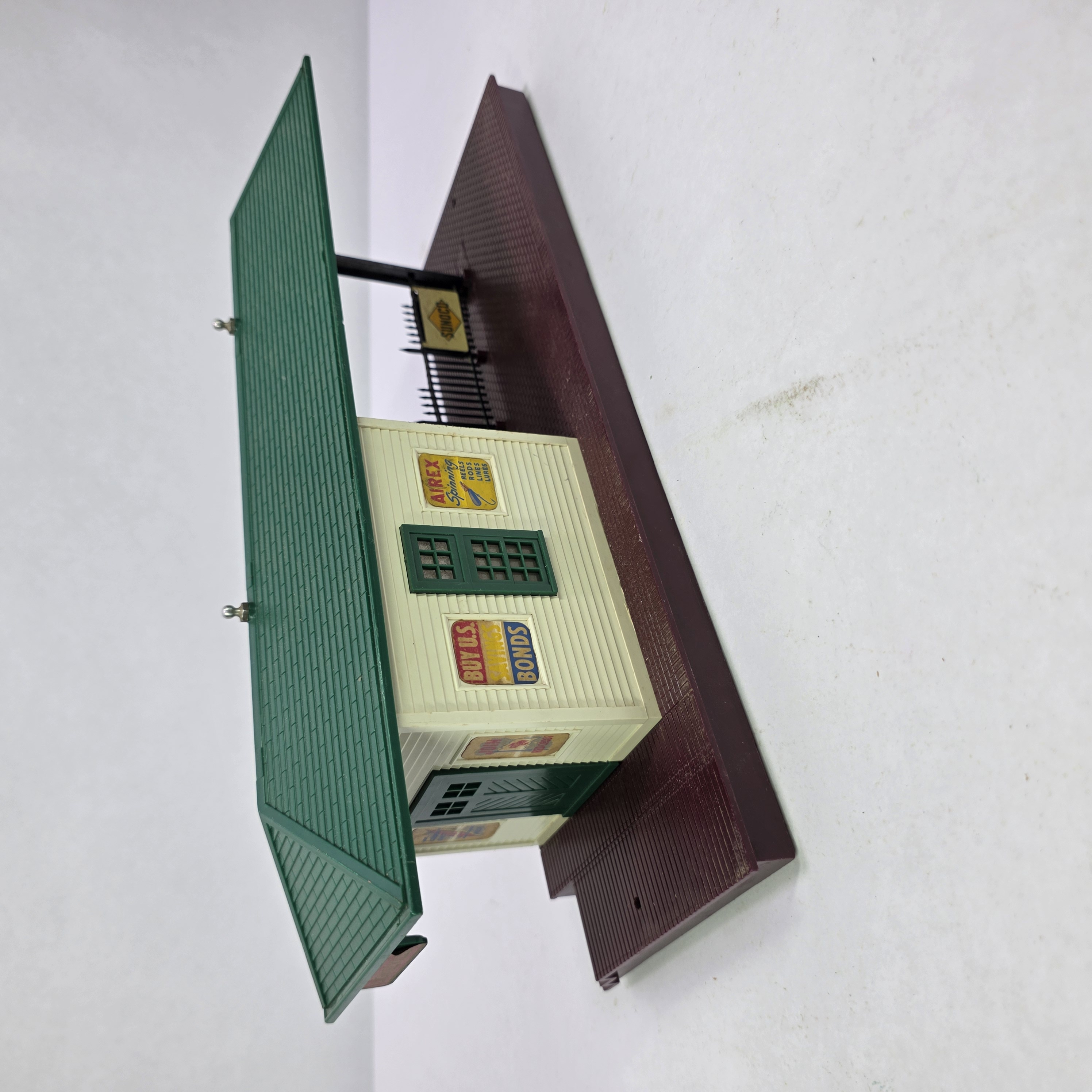 Lionelville Passenger Station Model Train Building with Sunoco Fence
