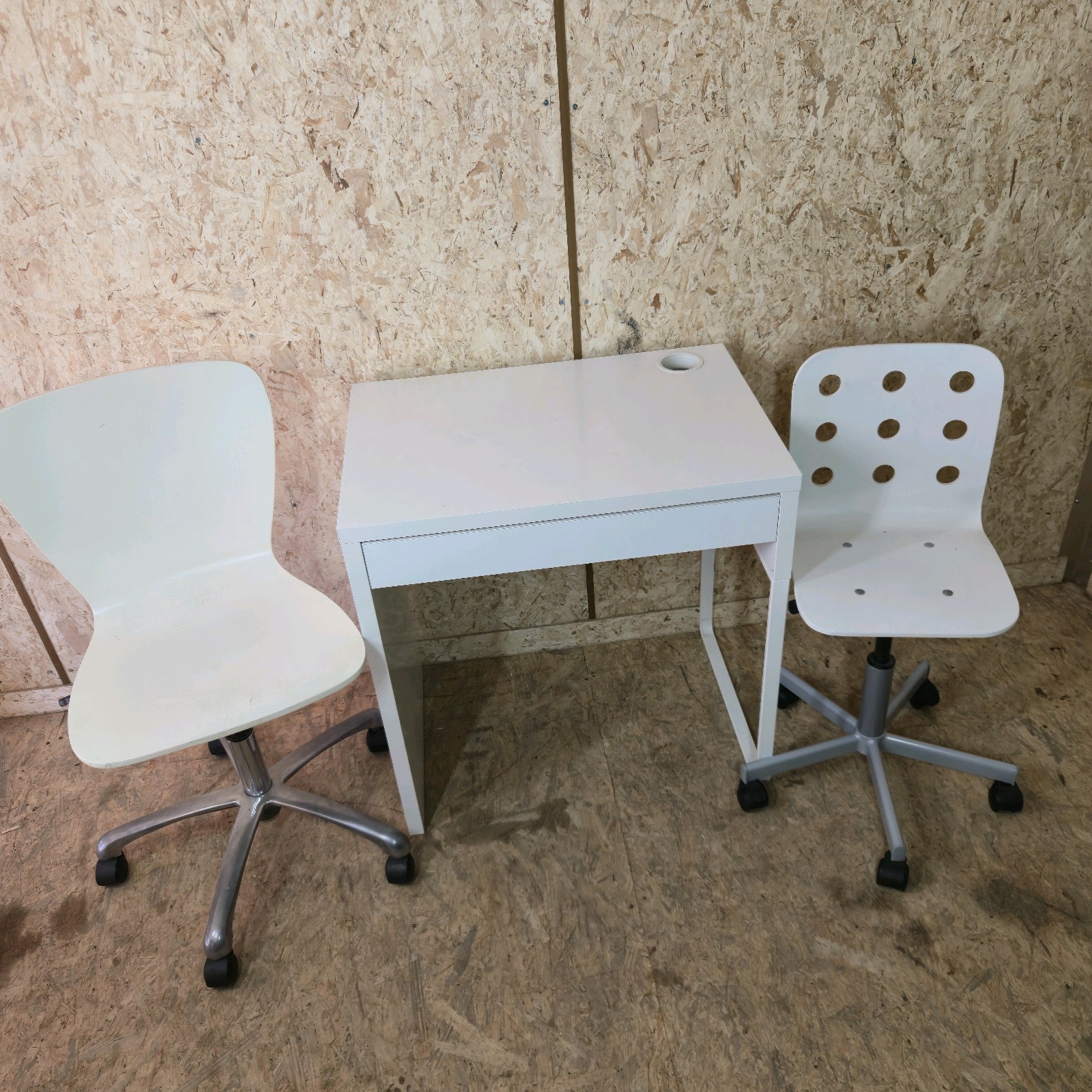 White Desk with Drawer and Two Swivel Chairs Lot