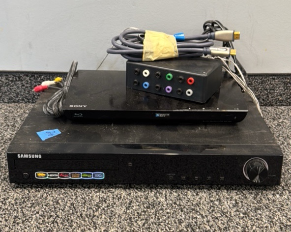 Assorted DVD players