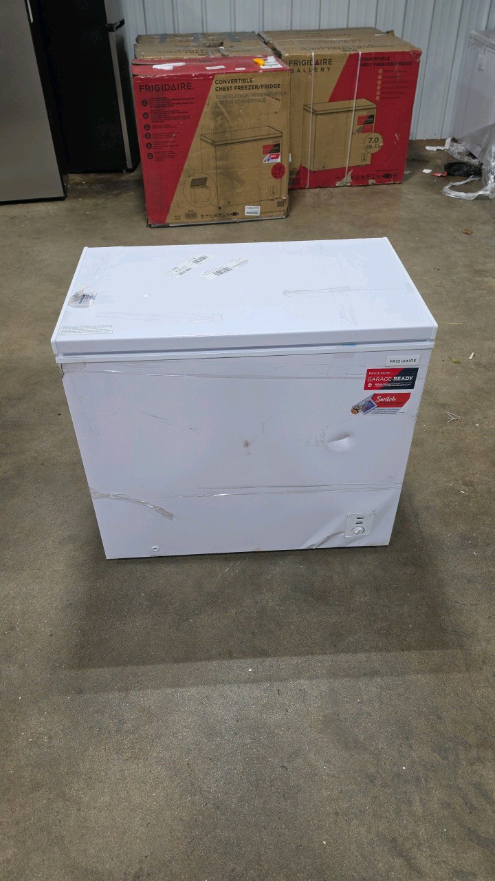 Frigidaire Convertible White Chest FreezerFridge