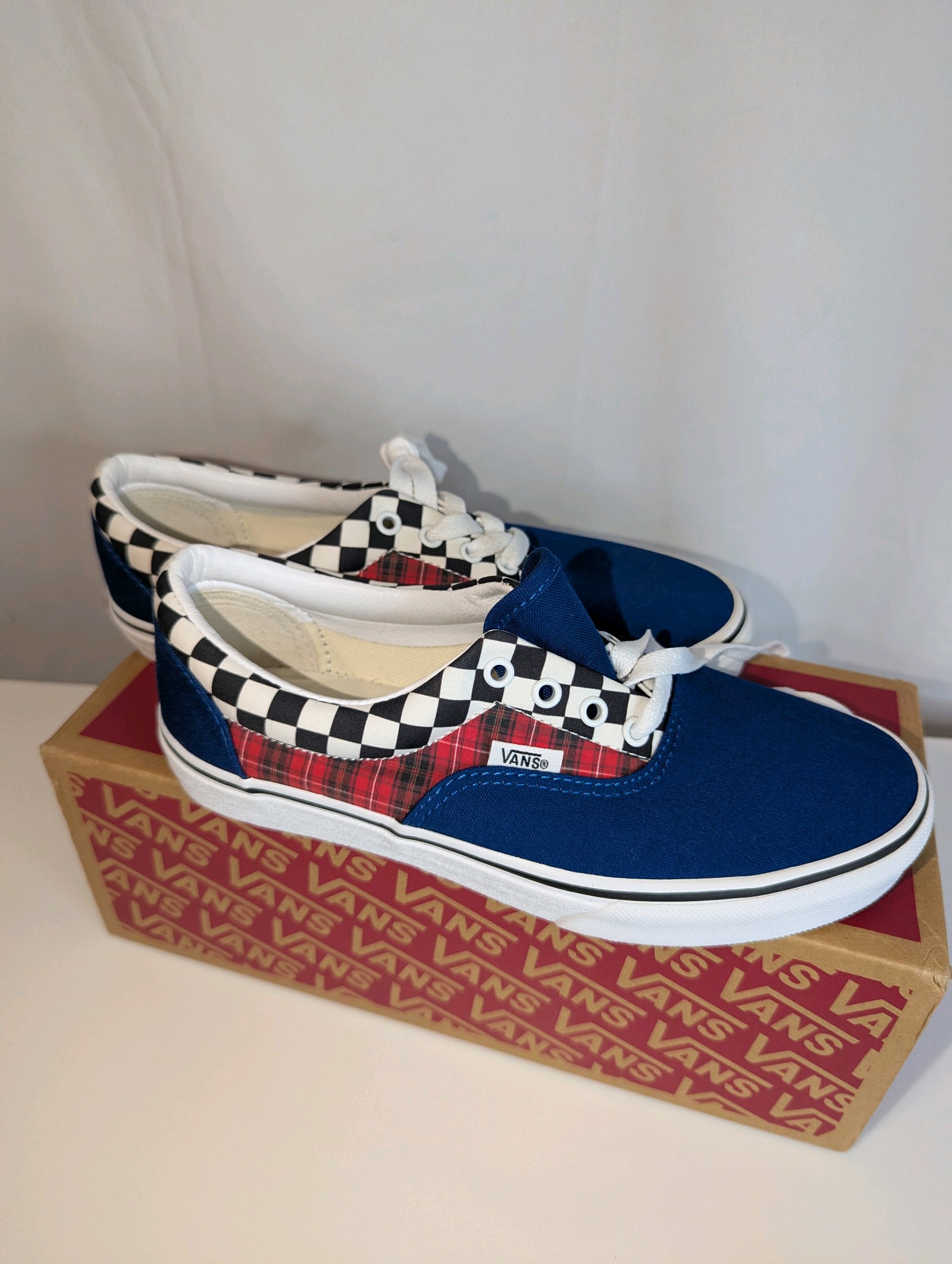 Vans Kids Era sneakers, Kids Size 6 NIB