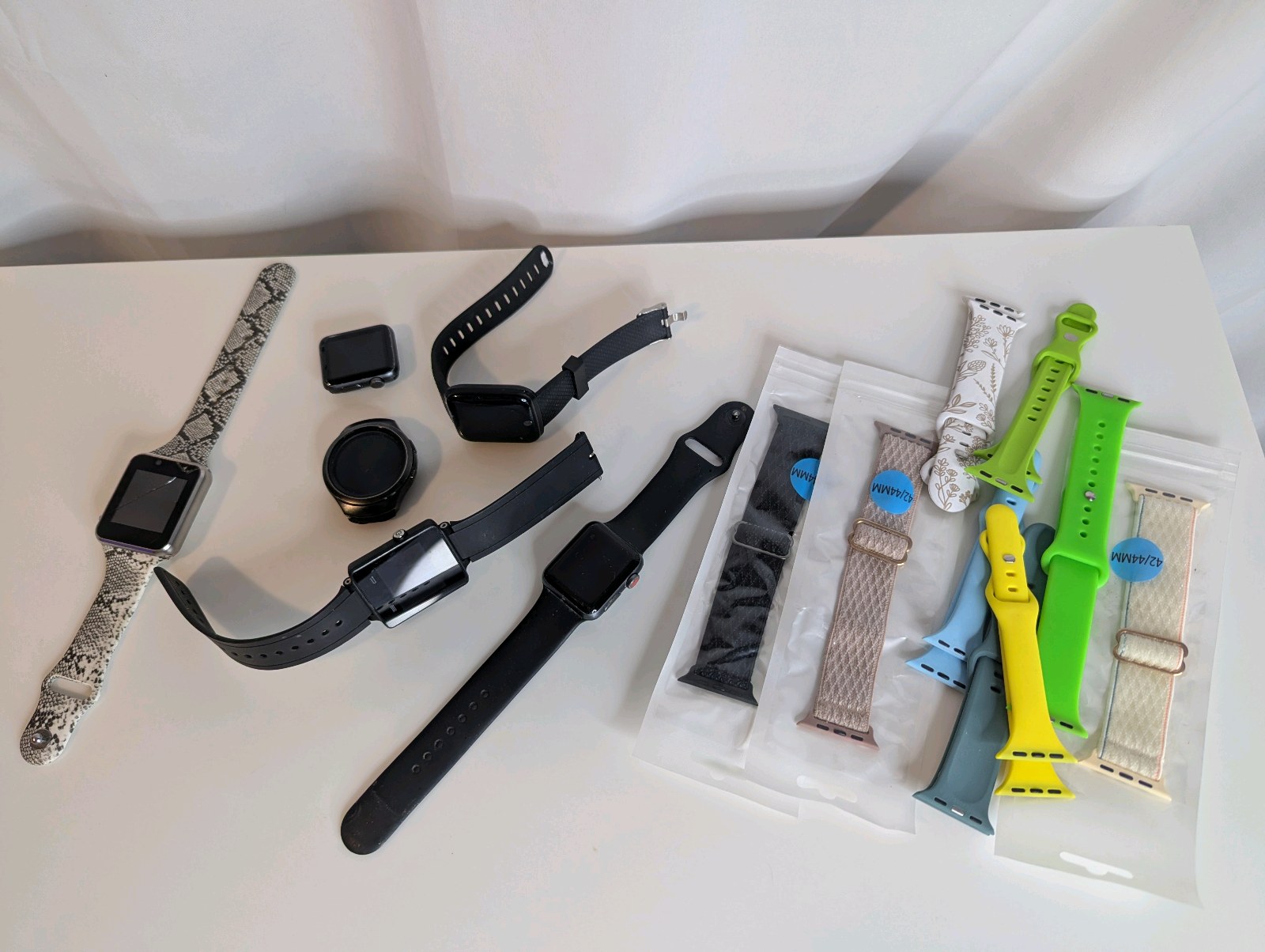 Smart Watch Untested Lot- Garmin, Apple, Samsung with various bands
