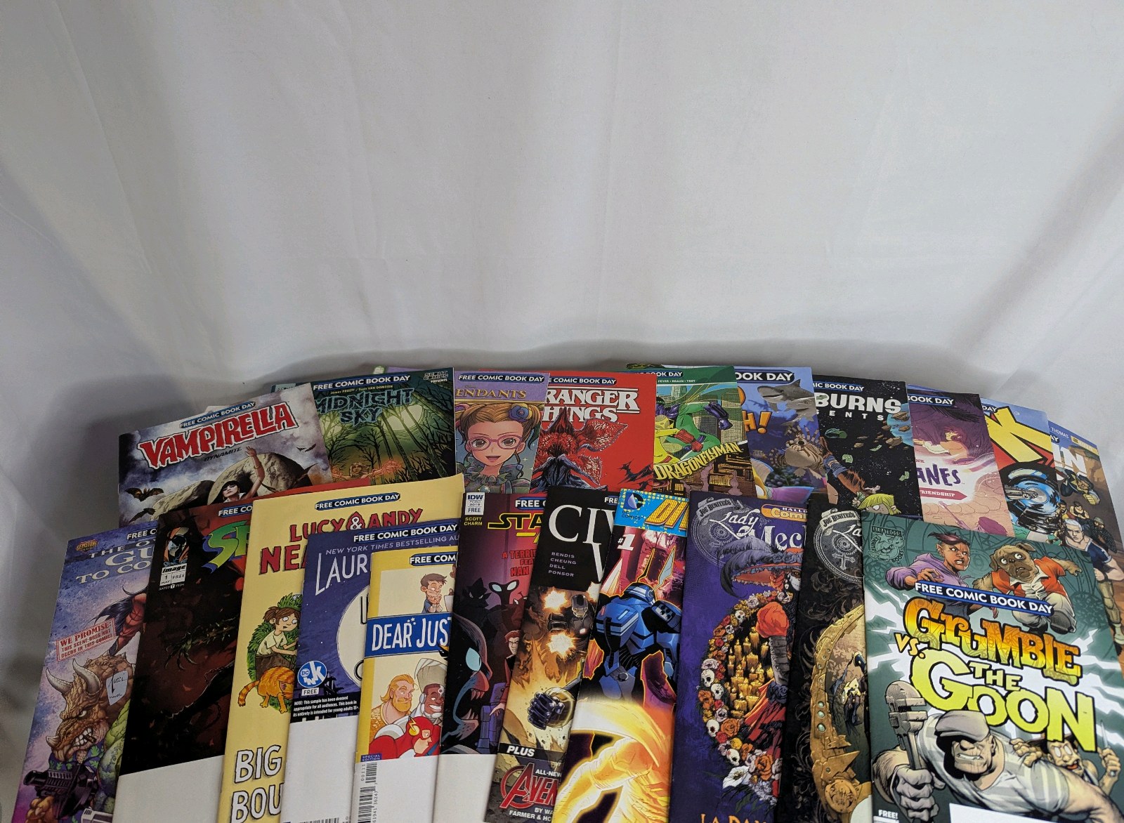 Collection of various "Free Comic Book Day" issues (21) Vampirella, Stranger Things, Star Wars