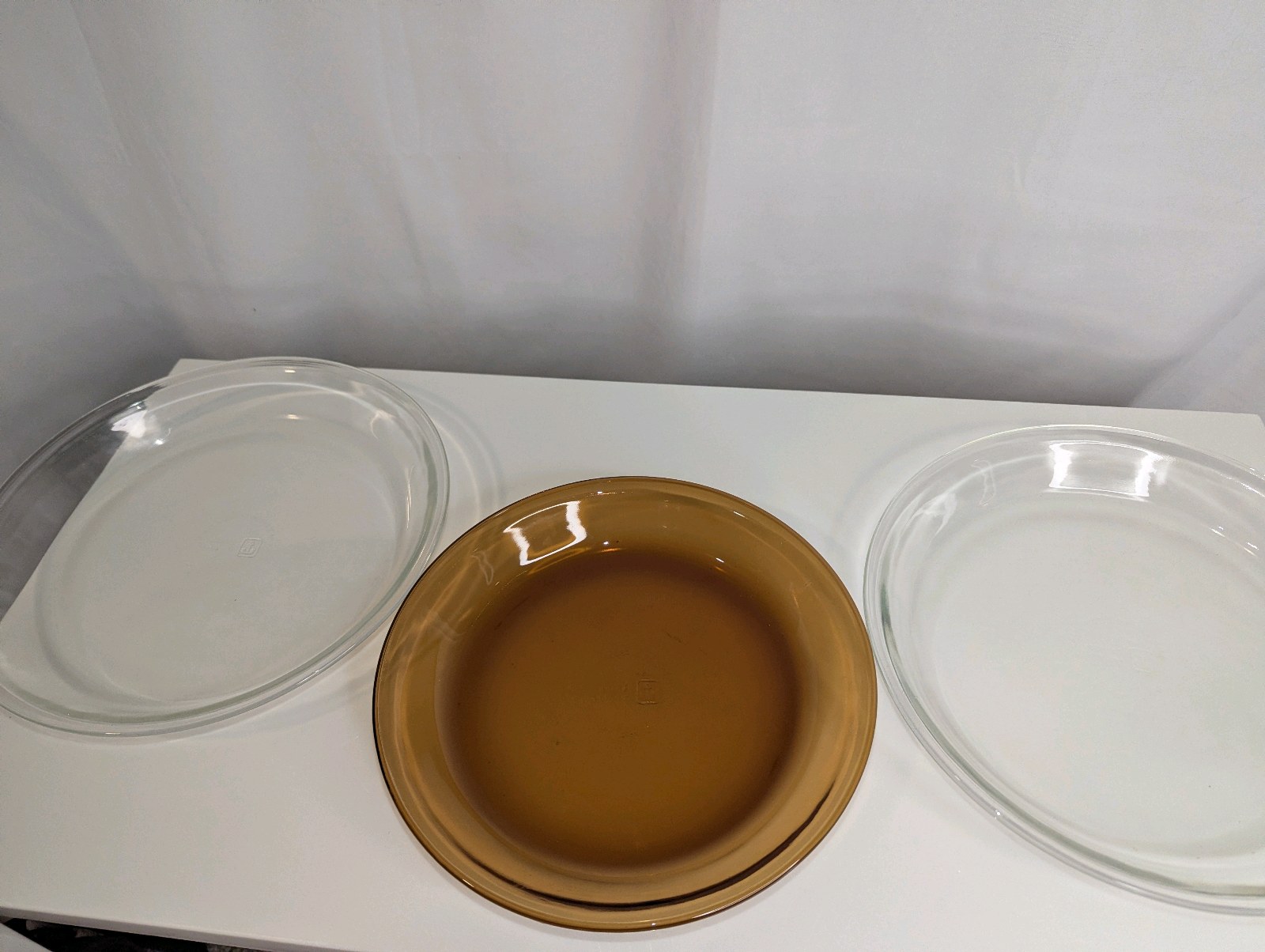 Set of 3 vintage Anchor Hocking Pie Plates, (2) 10 and (1) 9